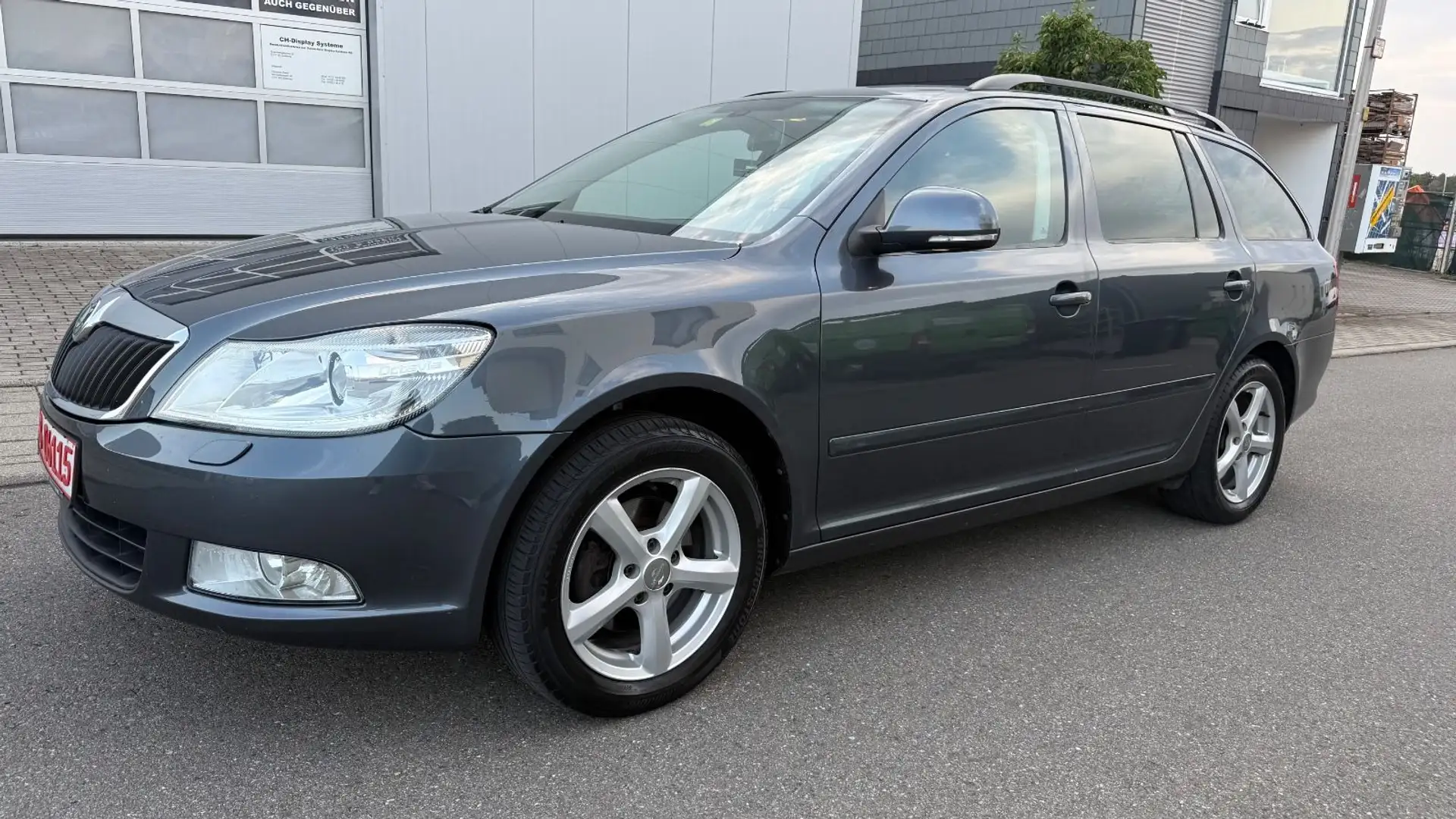Skoda Octavia 1.8 160PS AUTOMATIK TÜV,NAVI,XENON,KLIMA Gris - 1