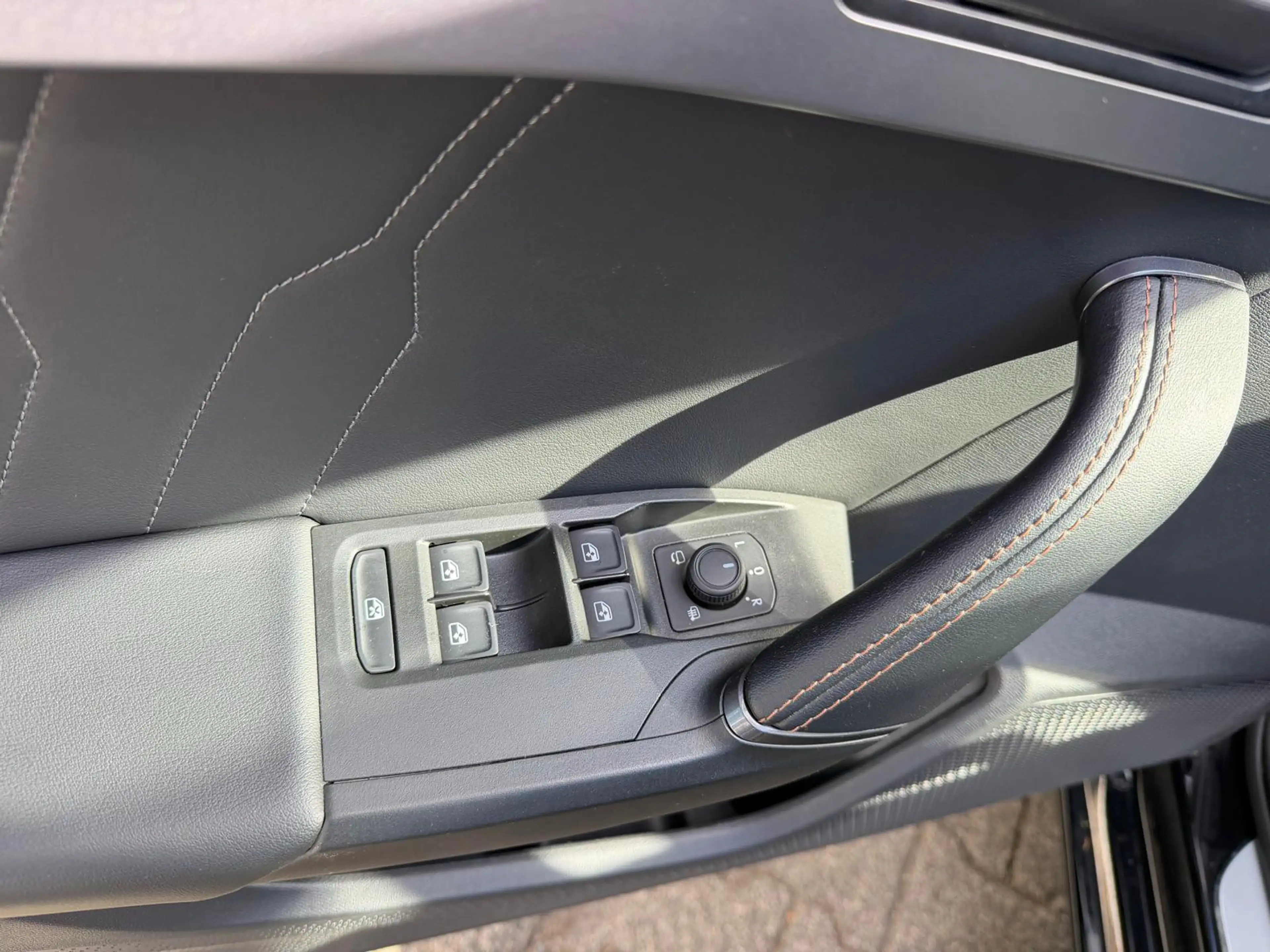 CUPRA Leon 2.0 TSI VZ >VIRTU+LED+NAVI+PDC+DAB+19+ — photo 13