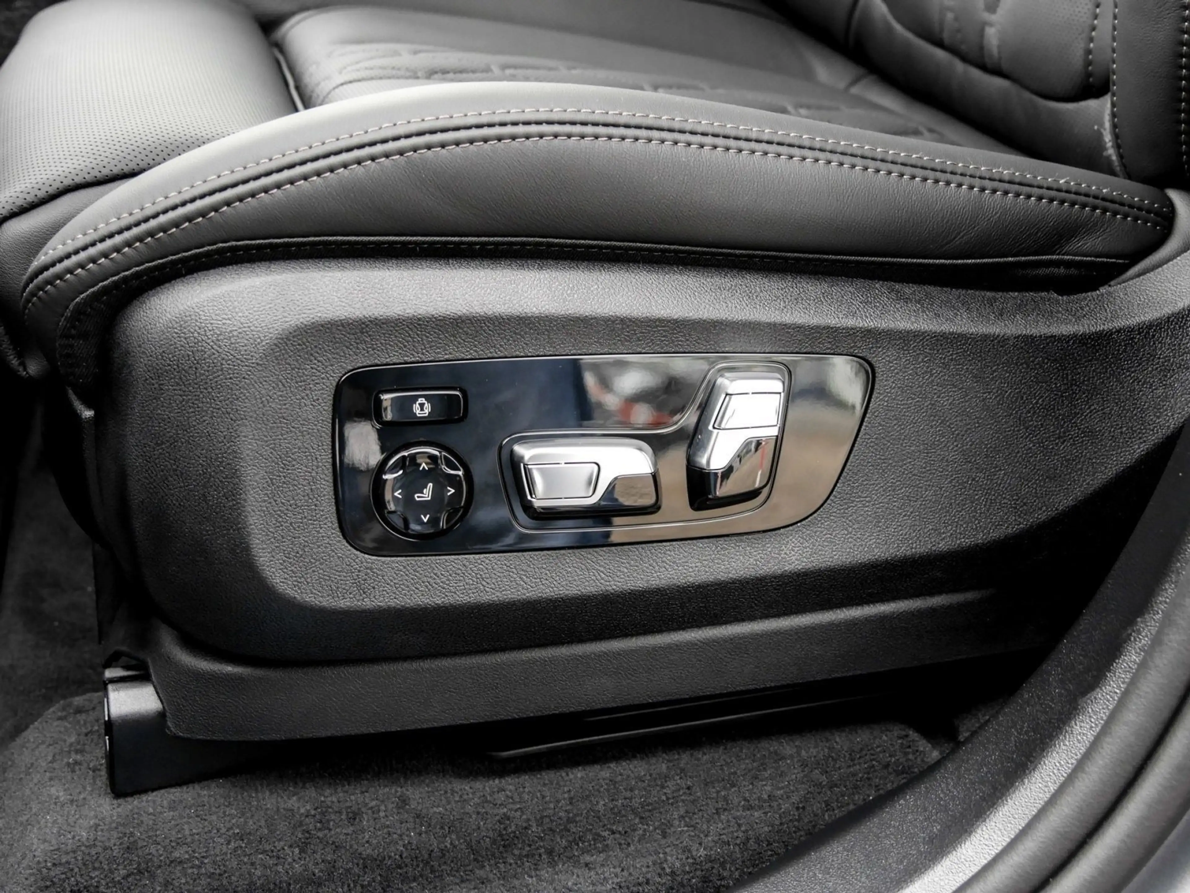 BMW X7 xDrive40d 22"M-Sport HuD Pano ACC AHK Standhzg. uv — photo 14