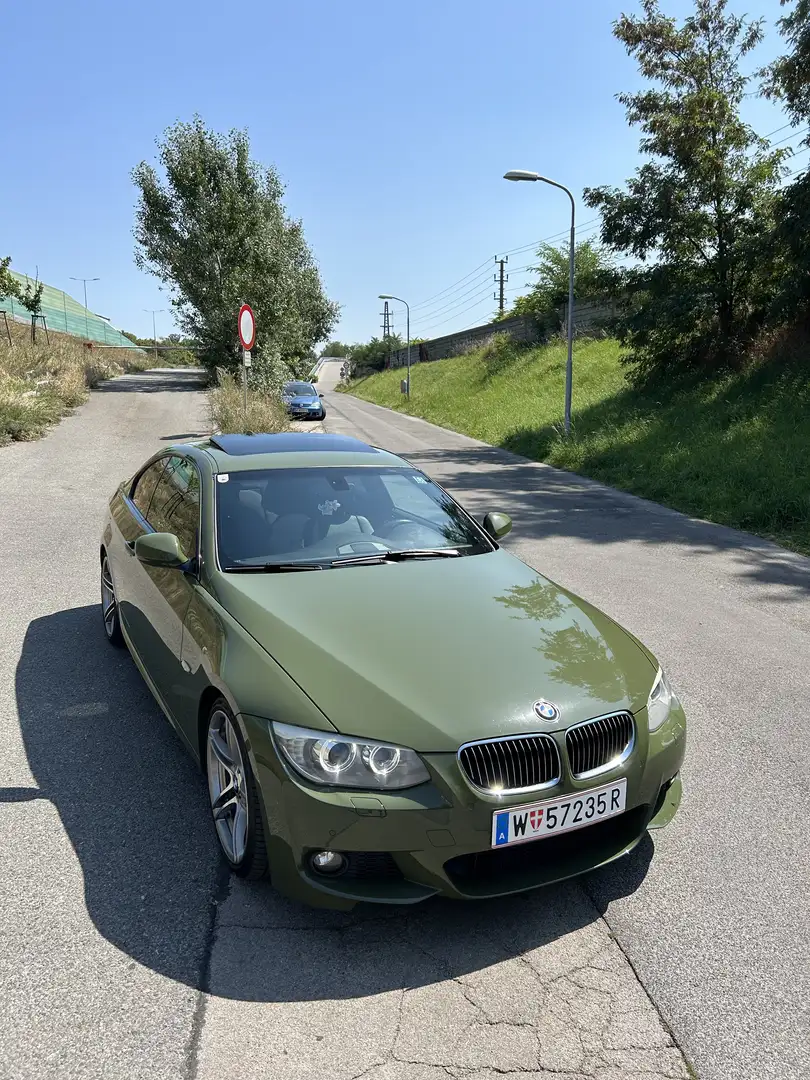 BMW 330 330d Coupé Aut. Grün - 2