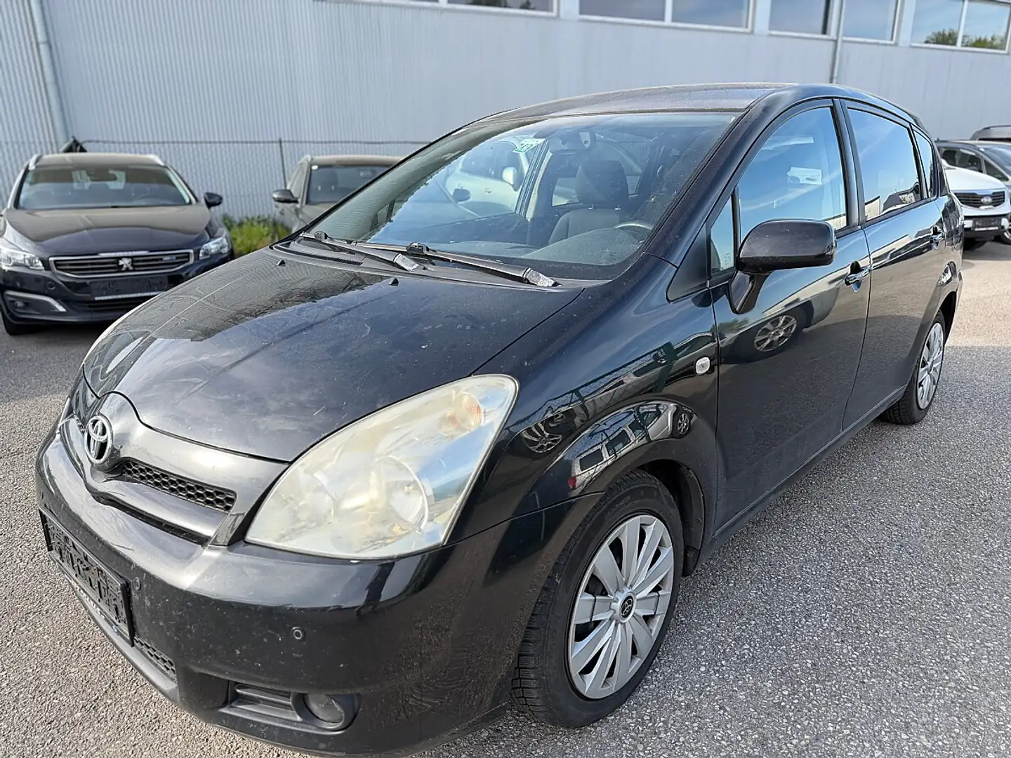 Toyota Corolla Verso Schwarz - 2