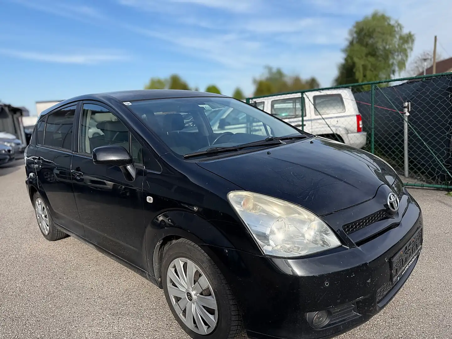 Toyota Corolla Verso Schwarz - 1