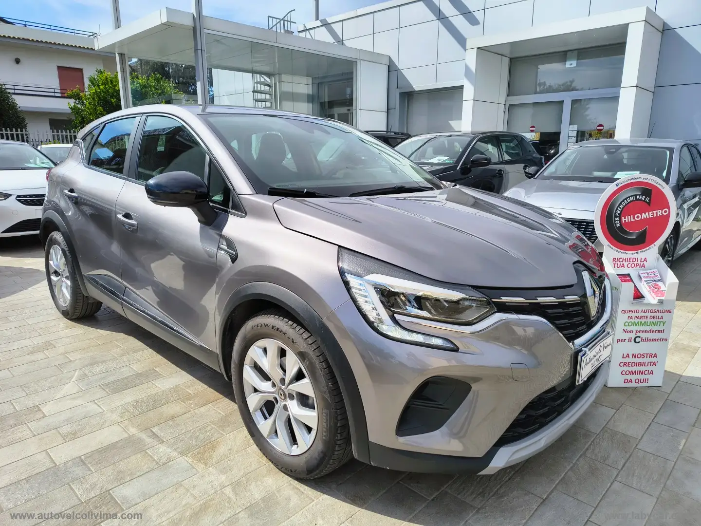 Renault Captur Blue dCi 8V 115 CV EDC Business Grijs - 1