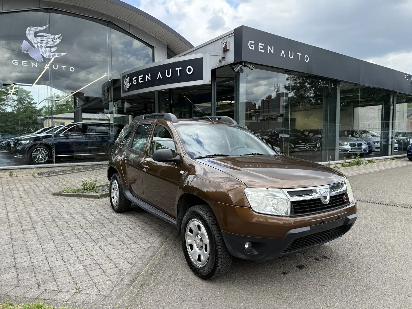 Dacia Duster 1.6i 4x2 Prestige Airco Brun - 1