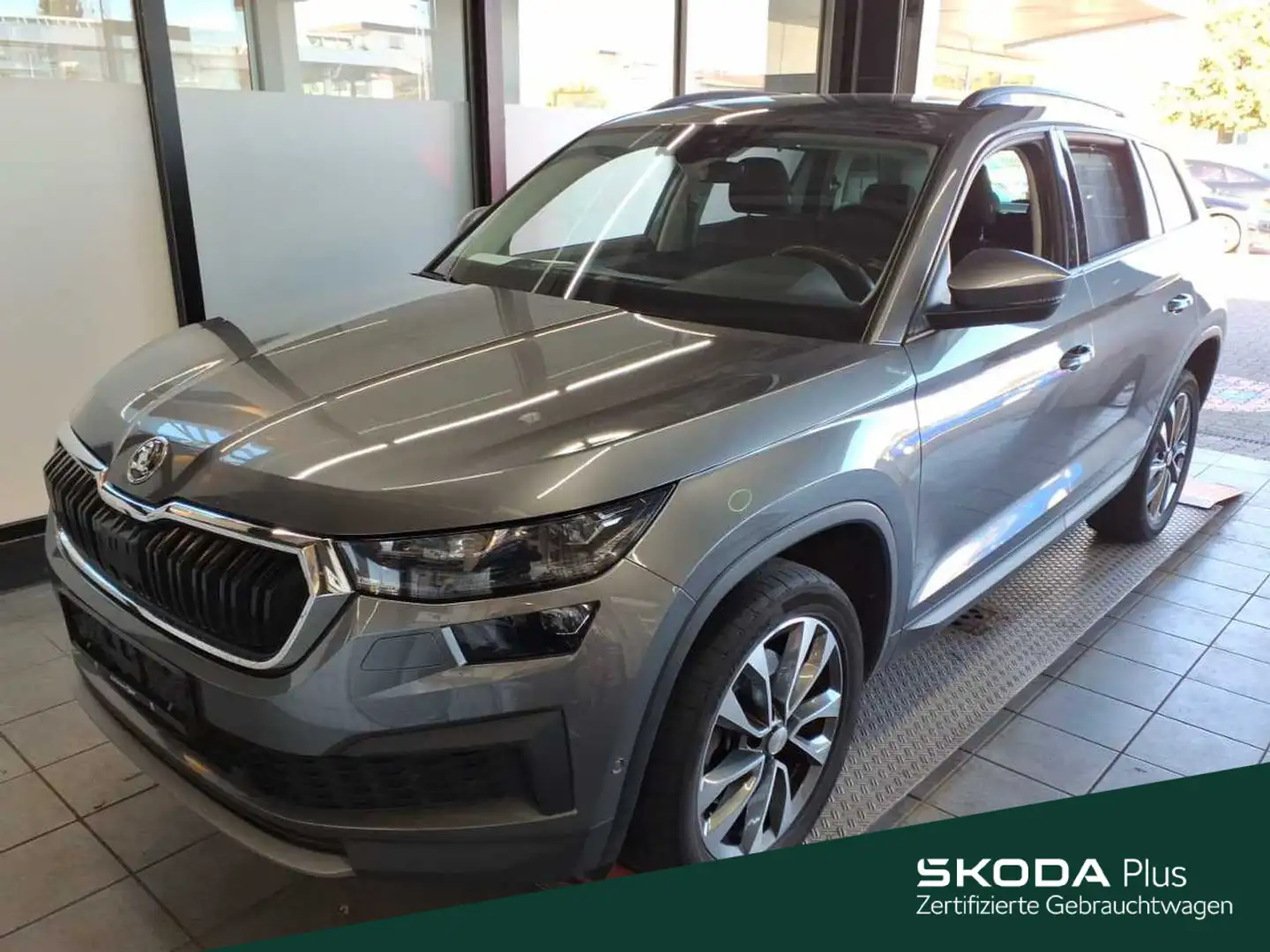 Skoda Kodiaq 2.0 TDI DSG 4x4 Tour*NAVI*AHK*KAMERA*DCC Grau - 1