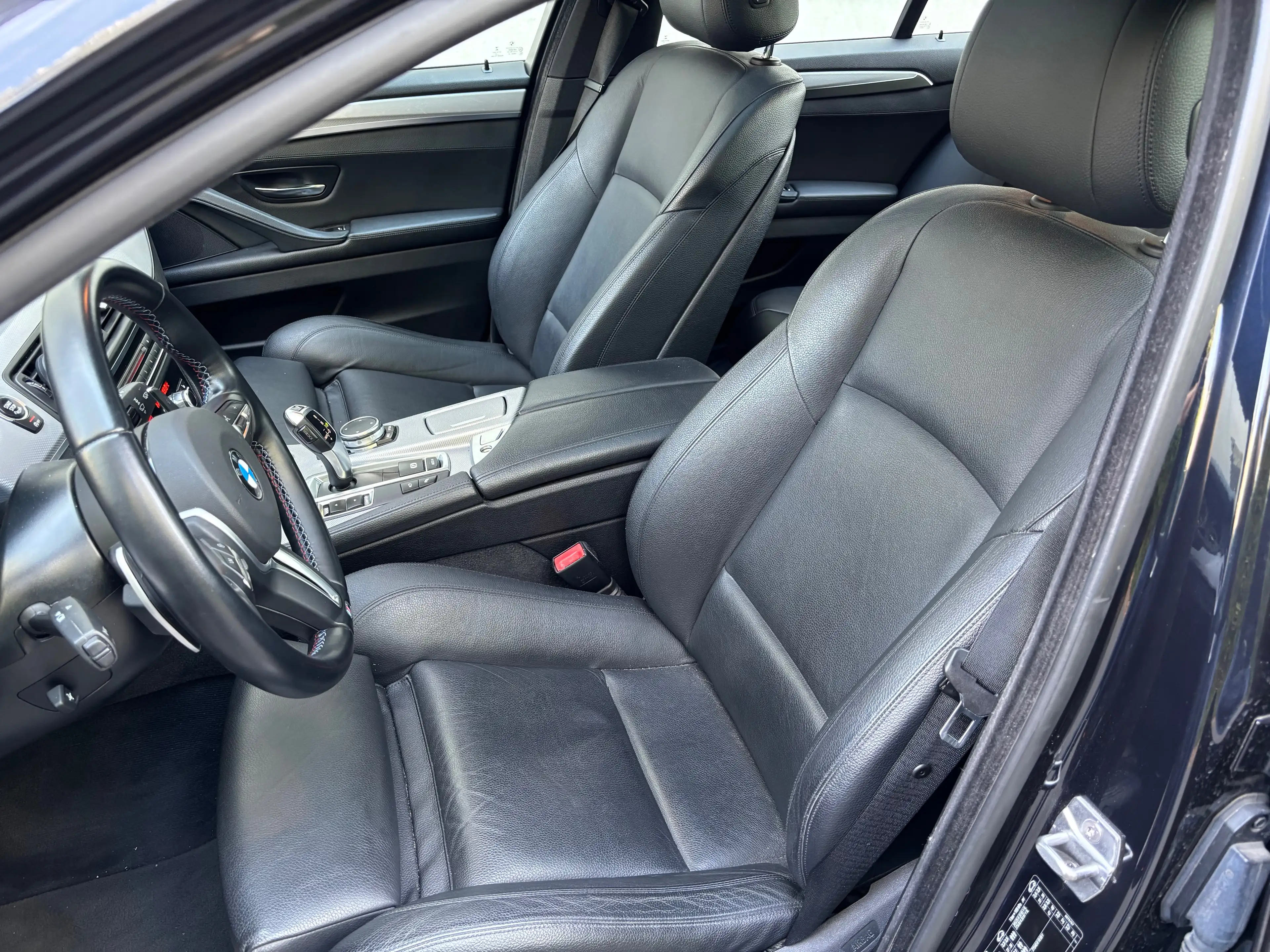 BMW 518 dA/Pack M full options état exceptionnel — photo 11
