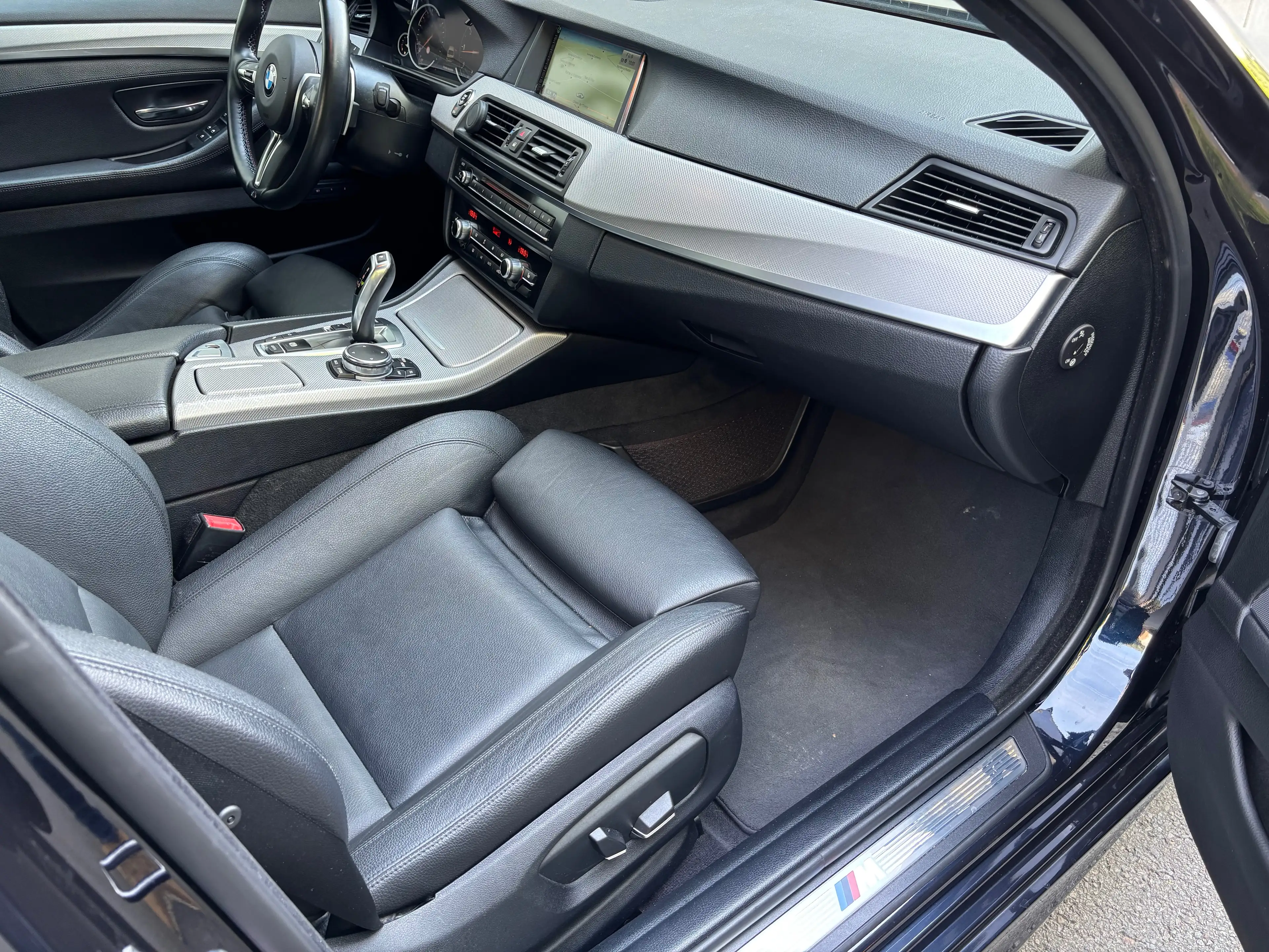BMW 518 dA/Pack M full options état exceptionnel — photo 12