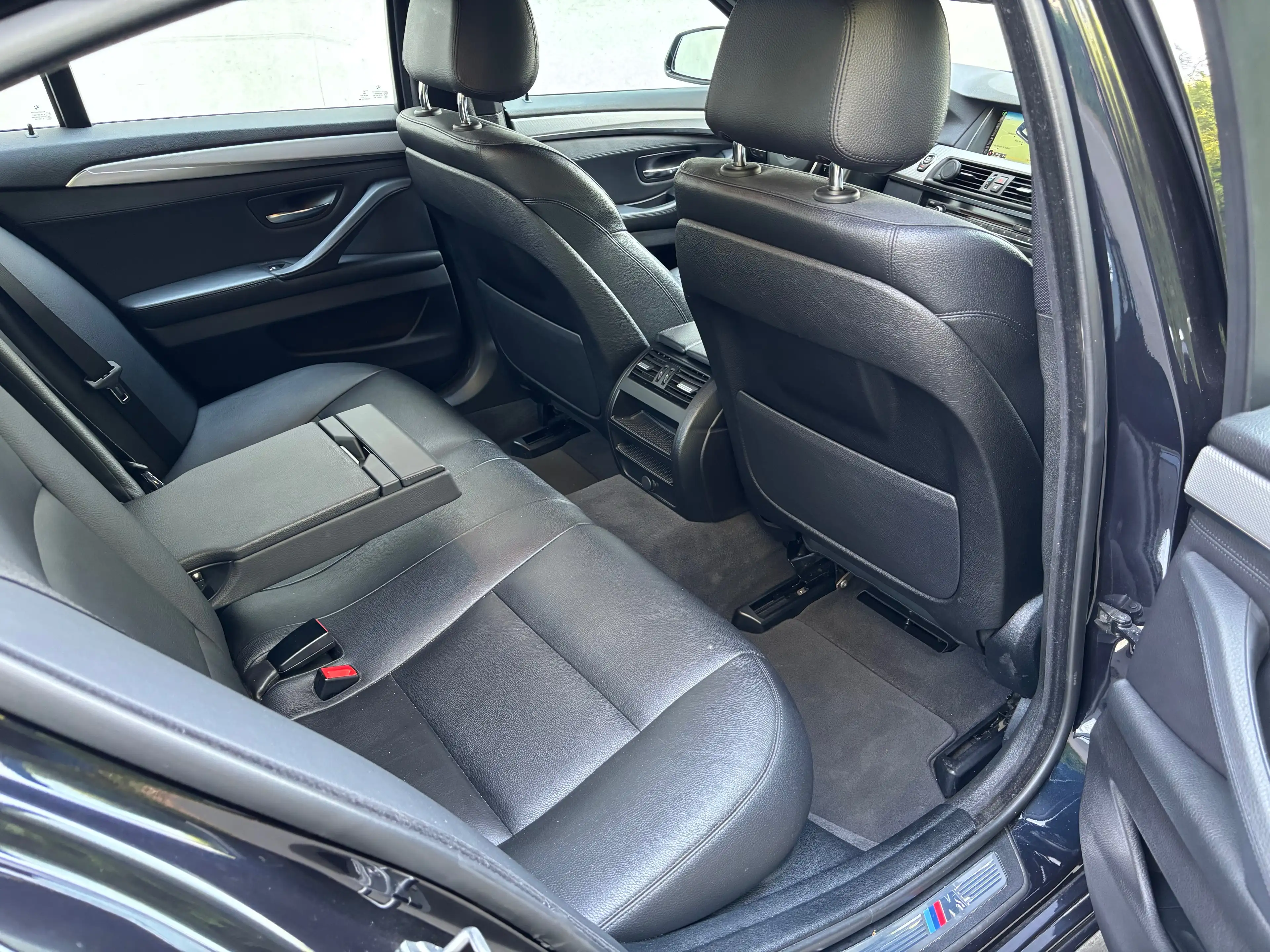 BMW 518 dA/Pack M full options état exceptionnel — photo 13