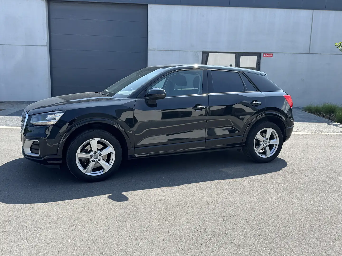 Audi Q2 1.4 TFSI | OPEN DAK | TREKHAAK | LEDER Zwart - 2