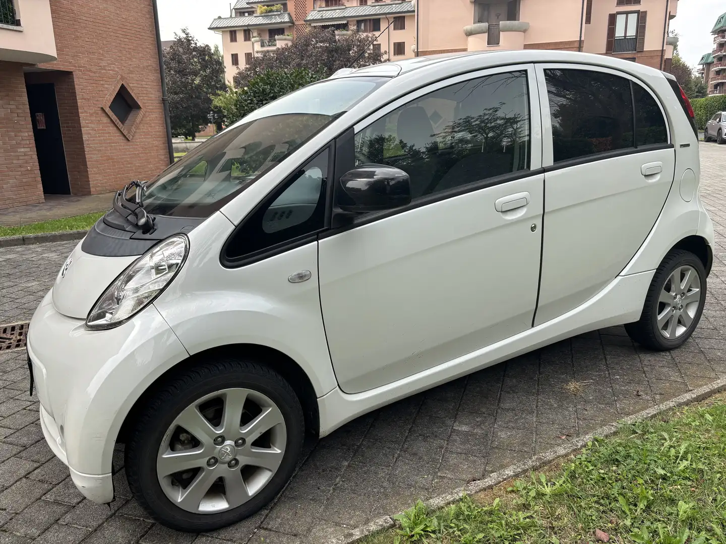 Peugeot iOn 49kW - 2