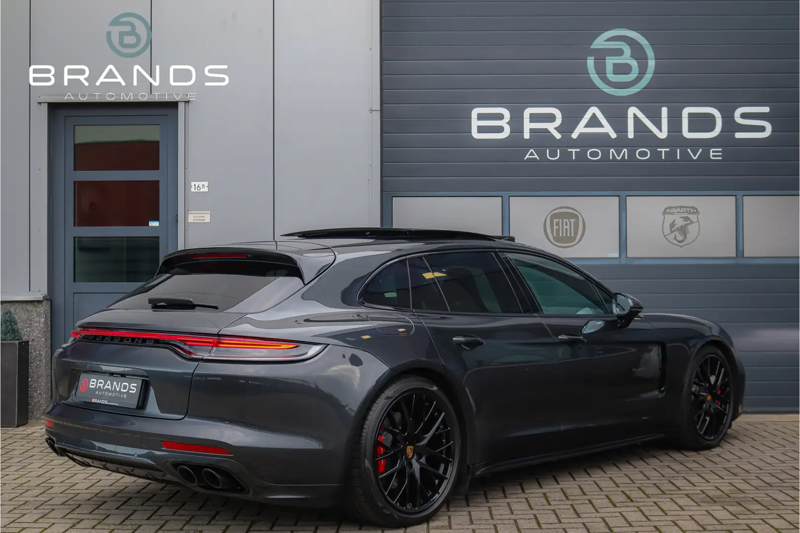Porsche Panamera Sport Turismo 2.9 4S Hybrid RWS Soft close Pano HU Grau - 2