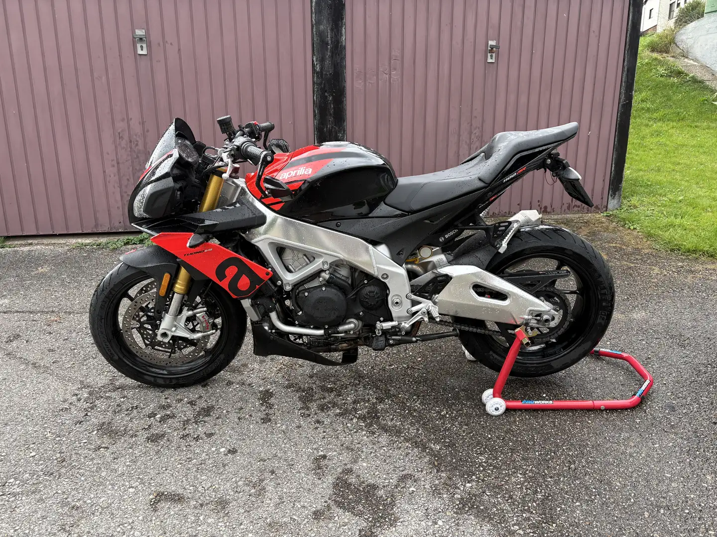 Aprilia Tuono V4 1100 RR - 1