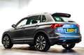 Volkswagen Tiguan 2.0 TSI 190pk 4M|R-Line|Pano dak|Camera|Trekhaak Grijs - thumbnail 2