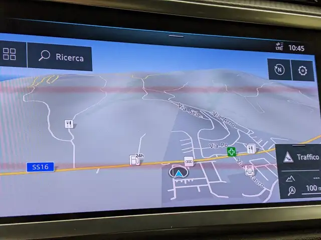 Audi Q3 view 13