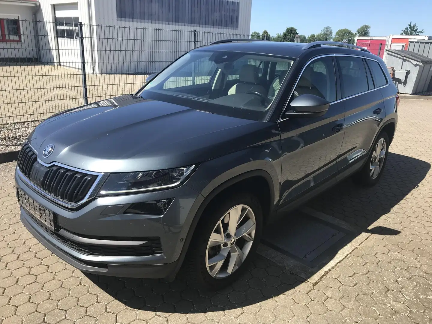 Skoda Kodiaq 2.0 TDI Style 4x4 AHK,Leder,Pano 140 kW (190 PS... Grau - 1