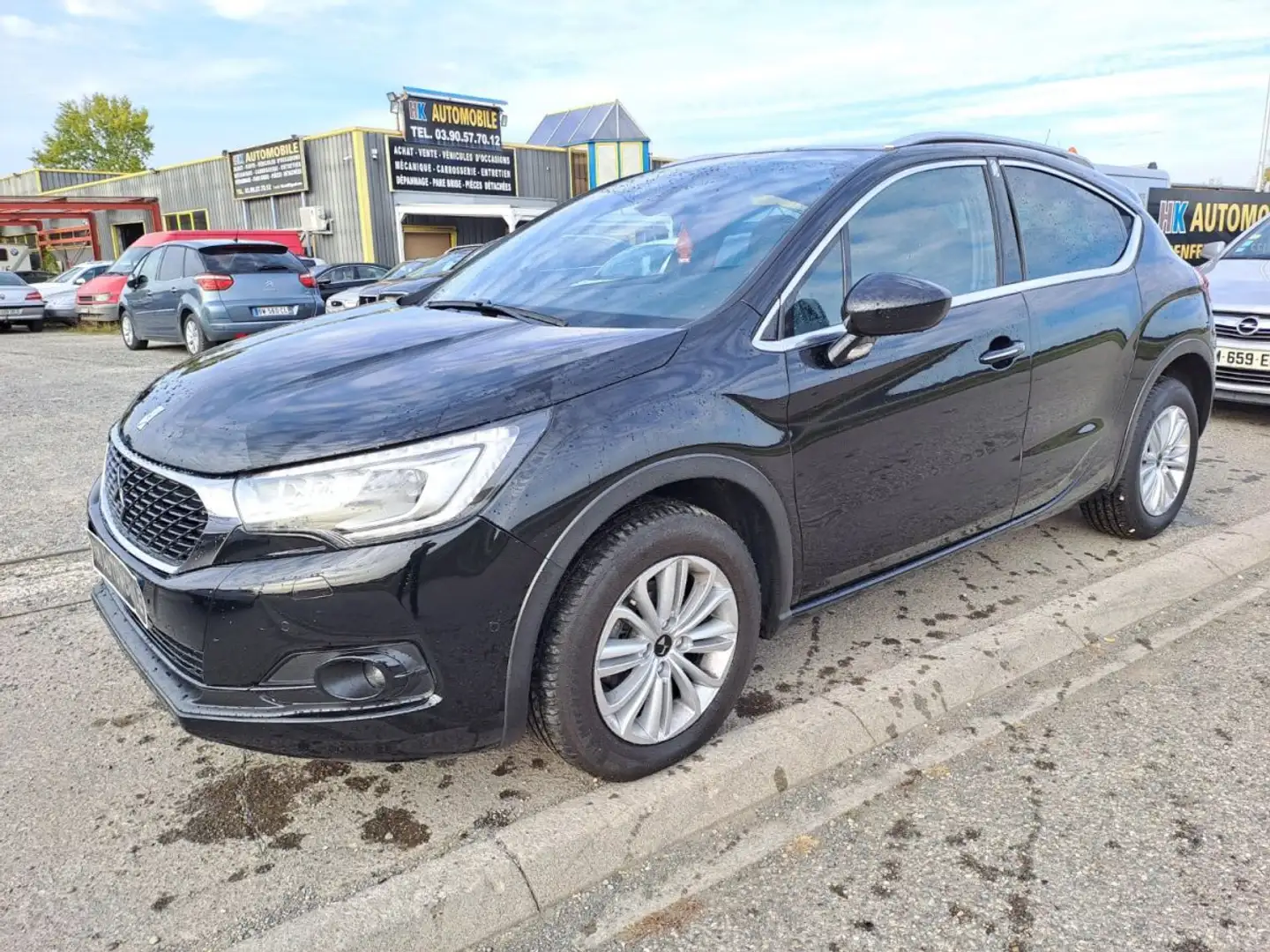 Citroen DS4 CROSSBACK 1.6 BlueHDi 120 cv Schwarz - 1