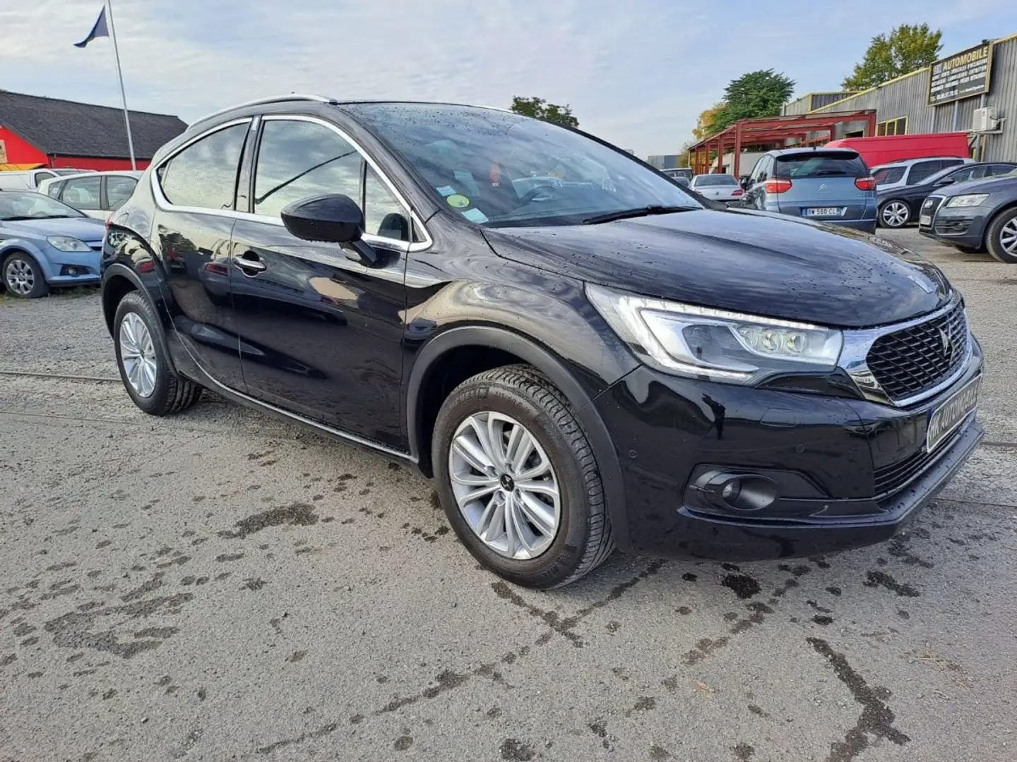 Citroen DS4 CROSSBACK 1.6 BlueHDi 120 cv Schwarz - 2