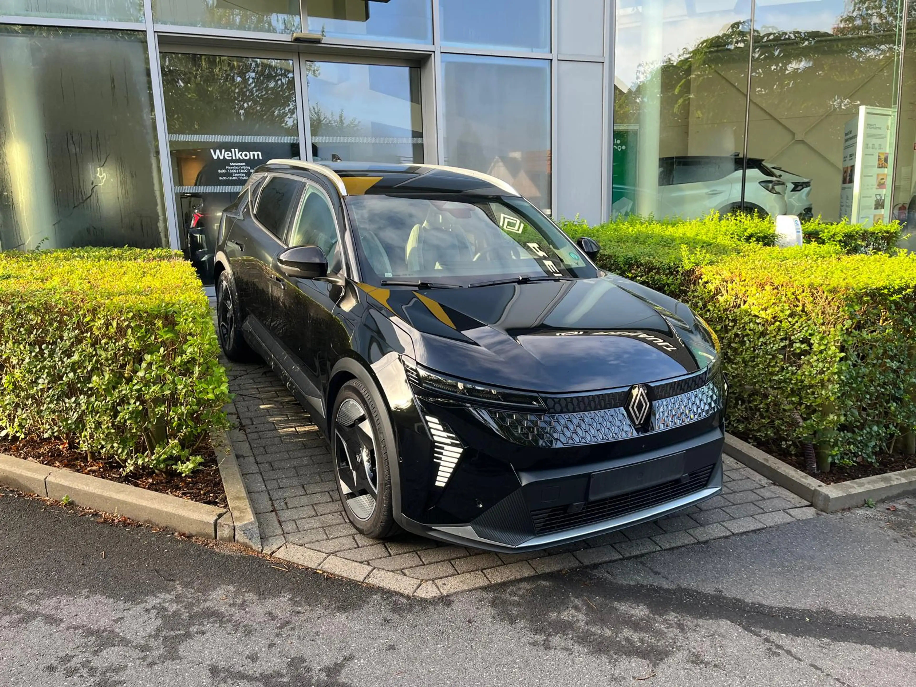 Renault Scenic e-Scenic E-Tech 87 kWh Long range Iconic Iconic — photo 2