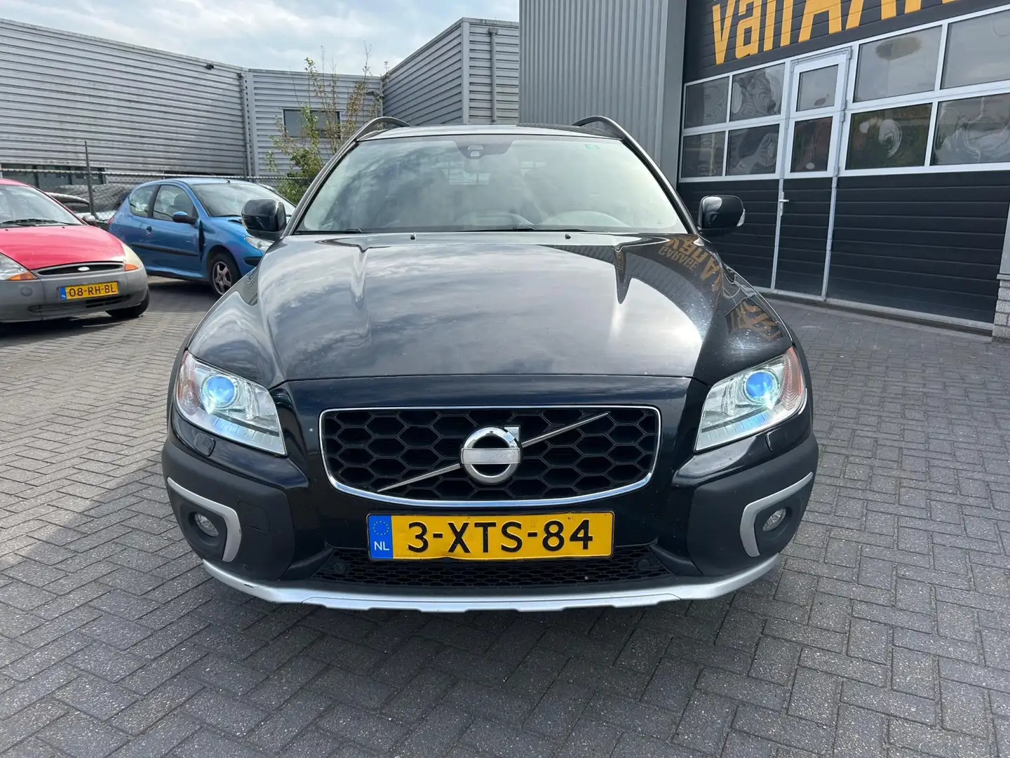 Volvo XC70 2.0 D4 FWD Summum | LEER | STOELVERW | DAK | XENON Zwart - 2
