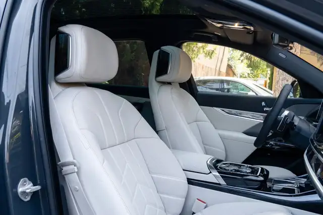 BMW M view 14