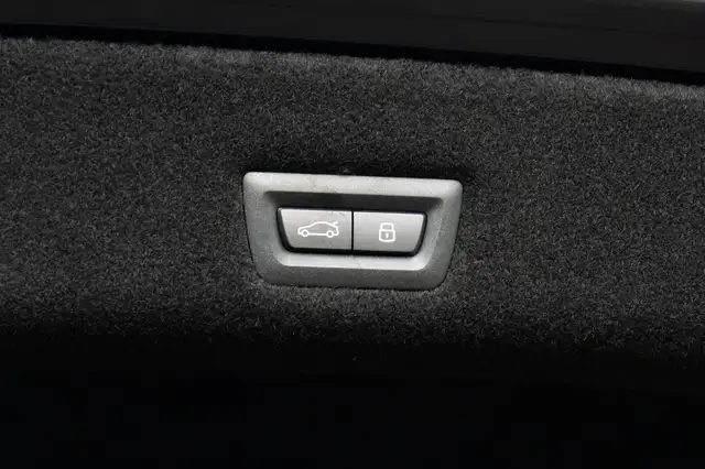 BMW 7 Series view 27