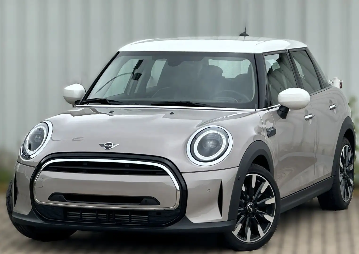 MINI Cooper Mini 5p 1.5 Cooper Essential Autom. Navi CarPlay Grigio - 1