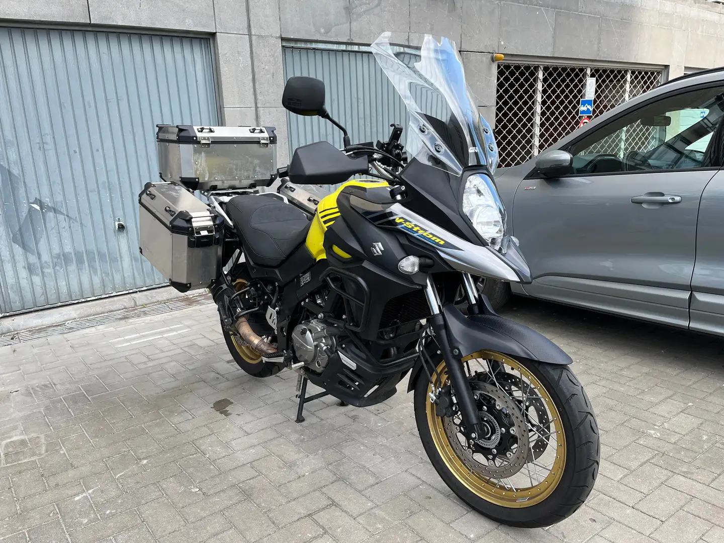 Suzuki V-Strom 650 XT Jaune - 2