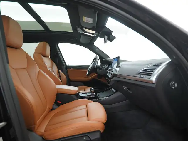 BMW X3 view 3