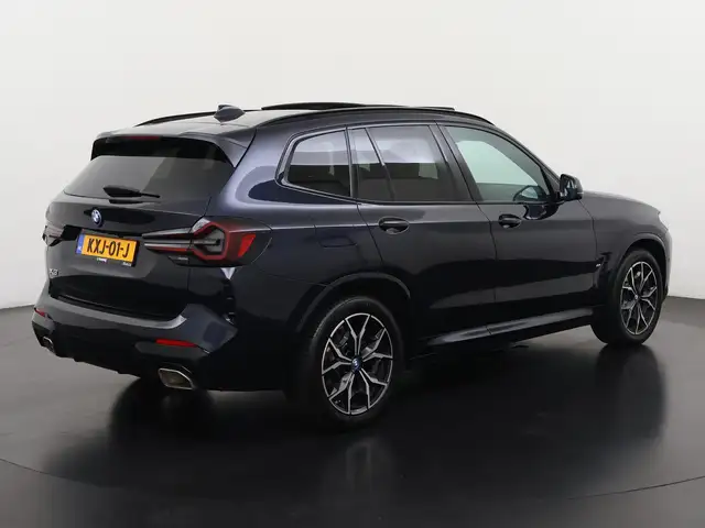 BMW X3 view 4