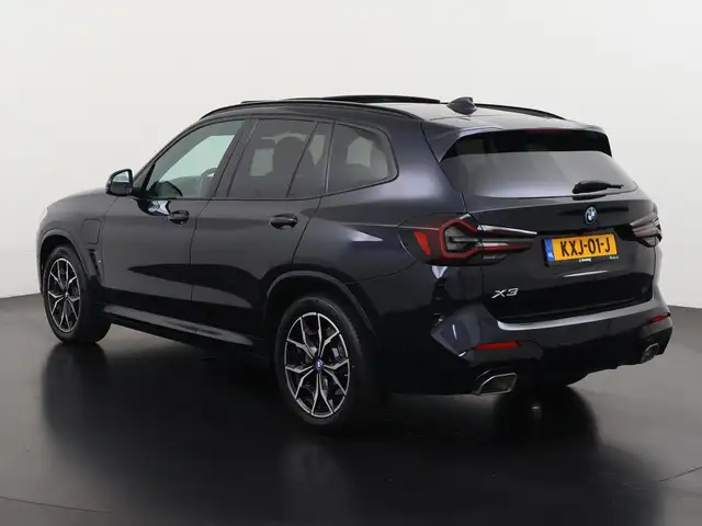 BMW X3 view 6