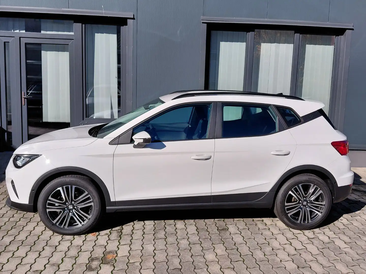 SEAT Arona Style Edition 1.0 TSI DSG Weiß - 2