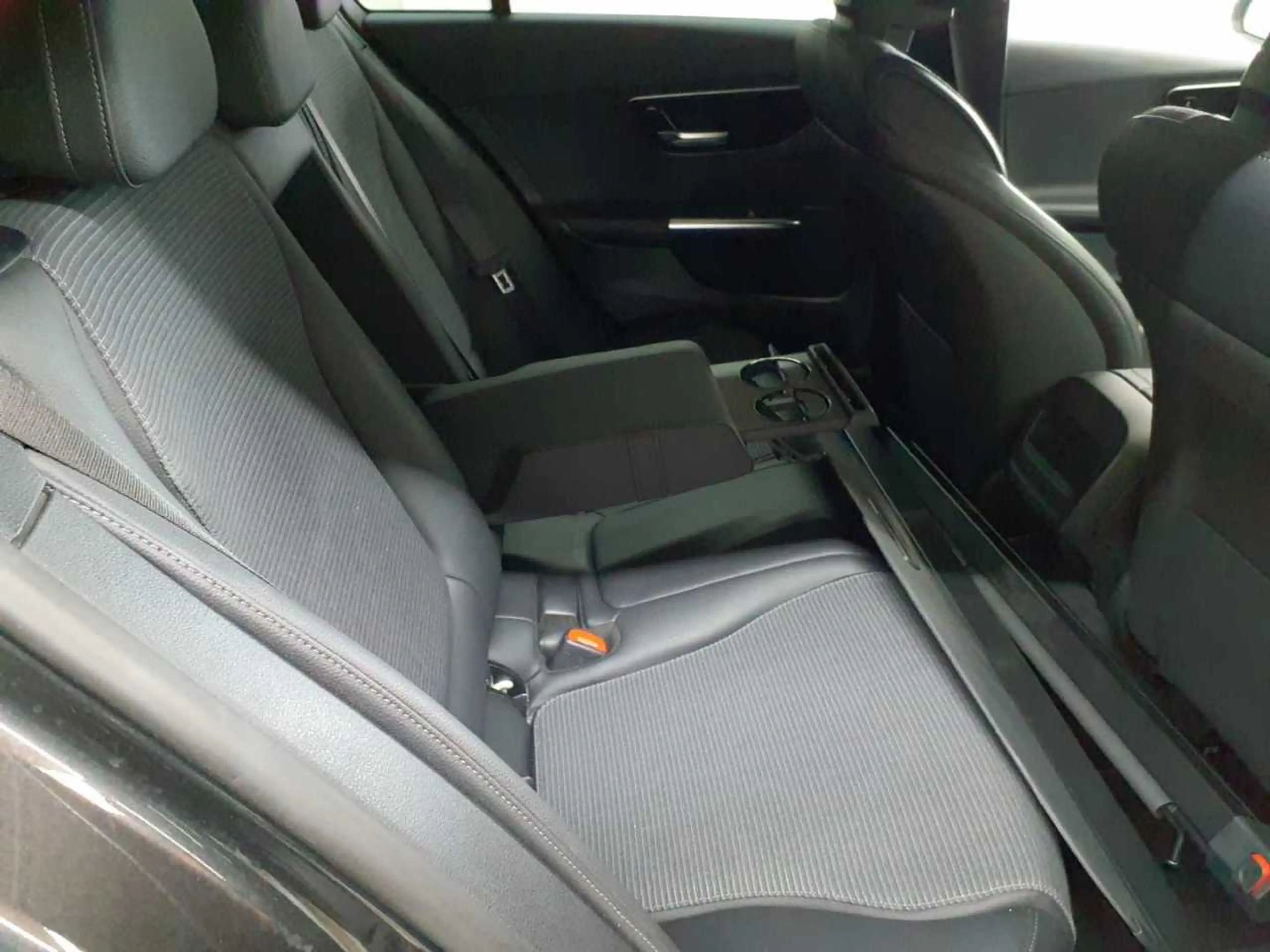 Mercedes-Benz C 220 C 220 d T 9G-Ava AHK DIS AssiP BusiP — photo 14