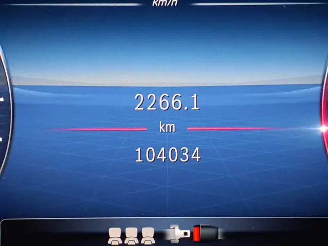 Mercedes-Benz C-Class view 11