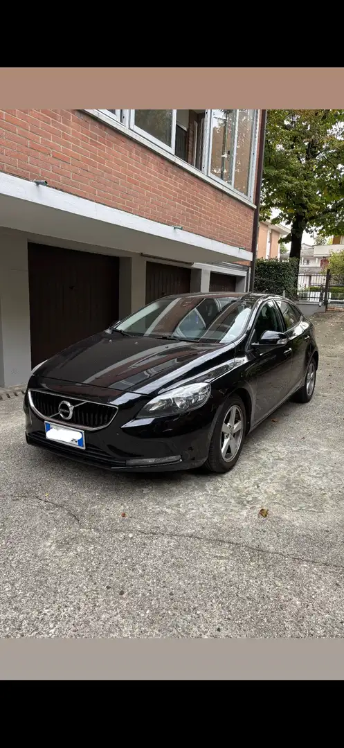 Volvo V40 v40 d2 R-design momentum - 2