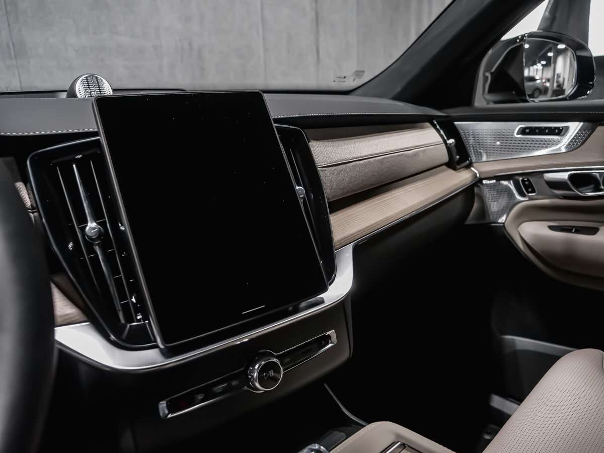 2026 Volvo XC90 Ultra 7-Seater (Dark Theme) thumb 11
