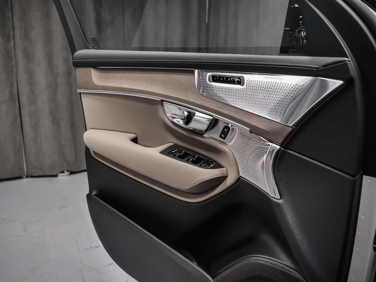 2026 Volvo XC90 Ultra 7-Seater (Dark Theme) thumb 10