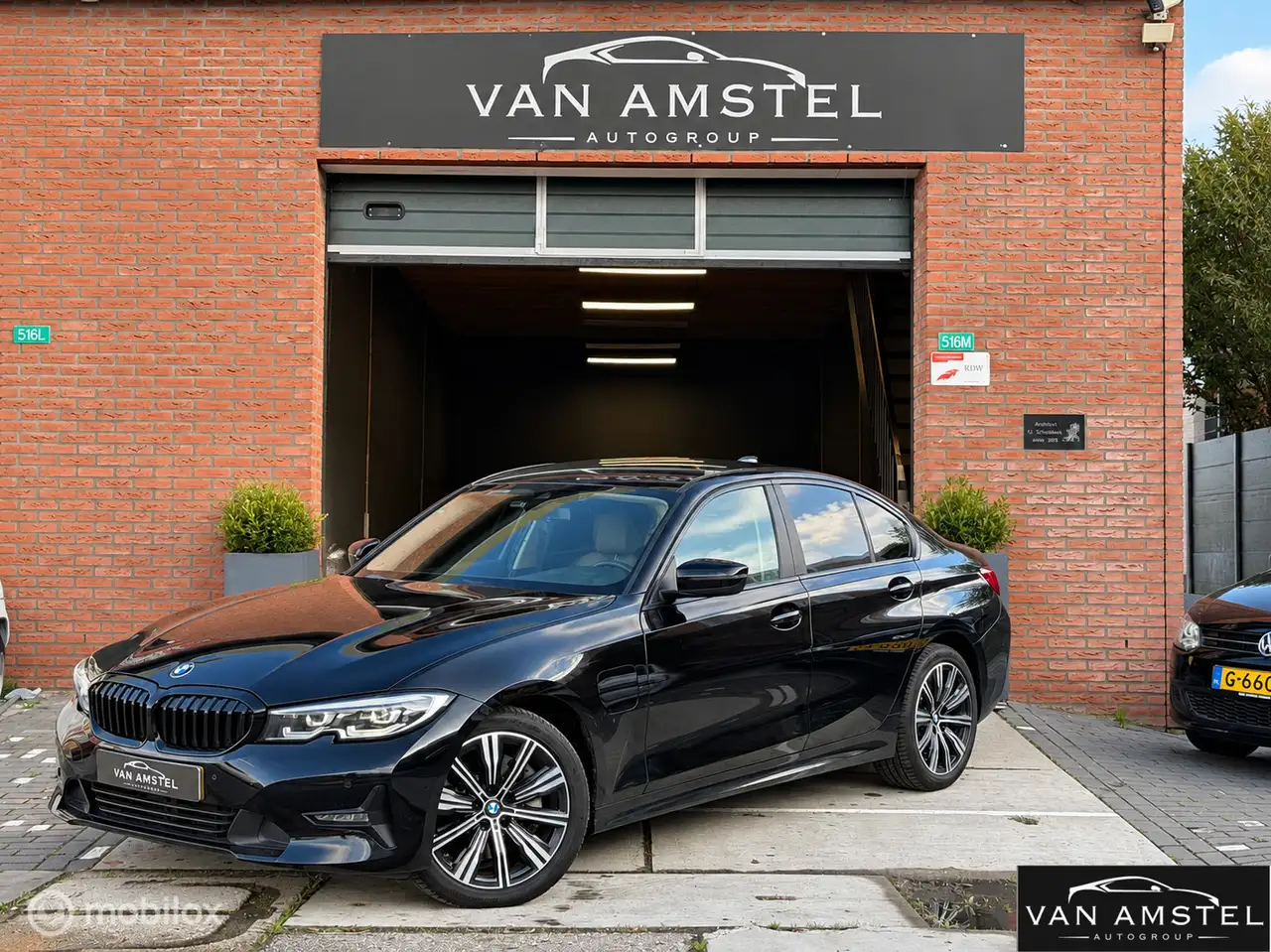 BMW 330