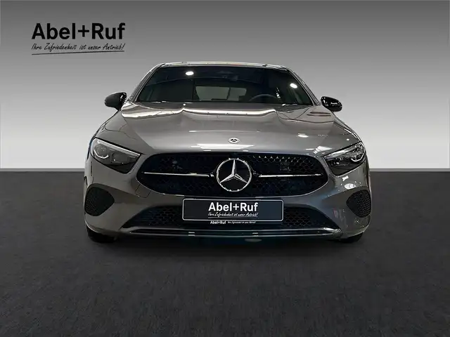 Mercedes-Benz A view 2