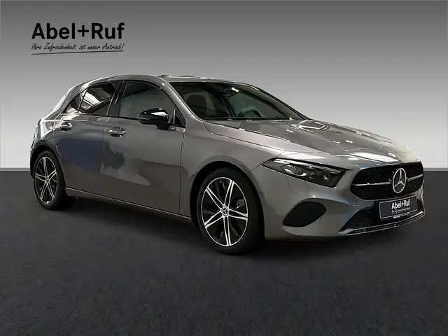 Mercedes-Benz A view 3