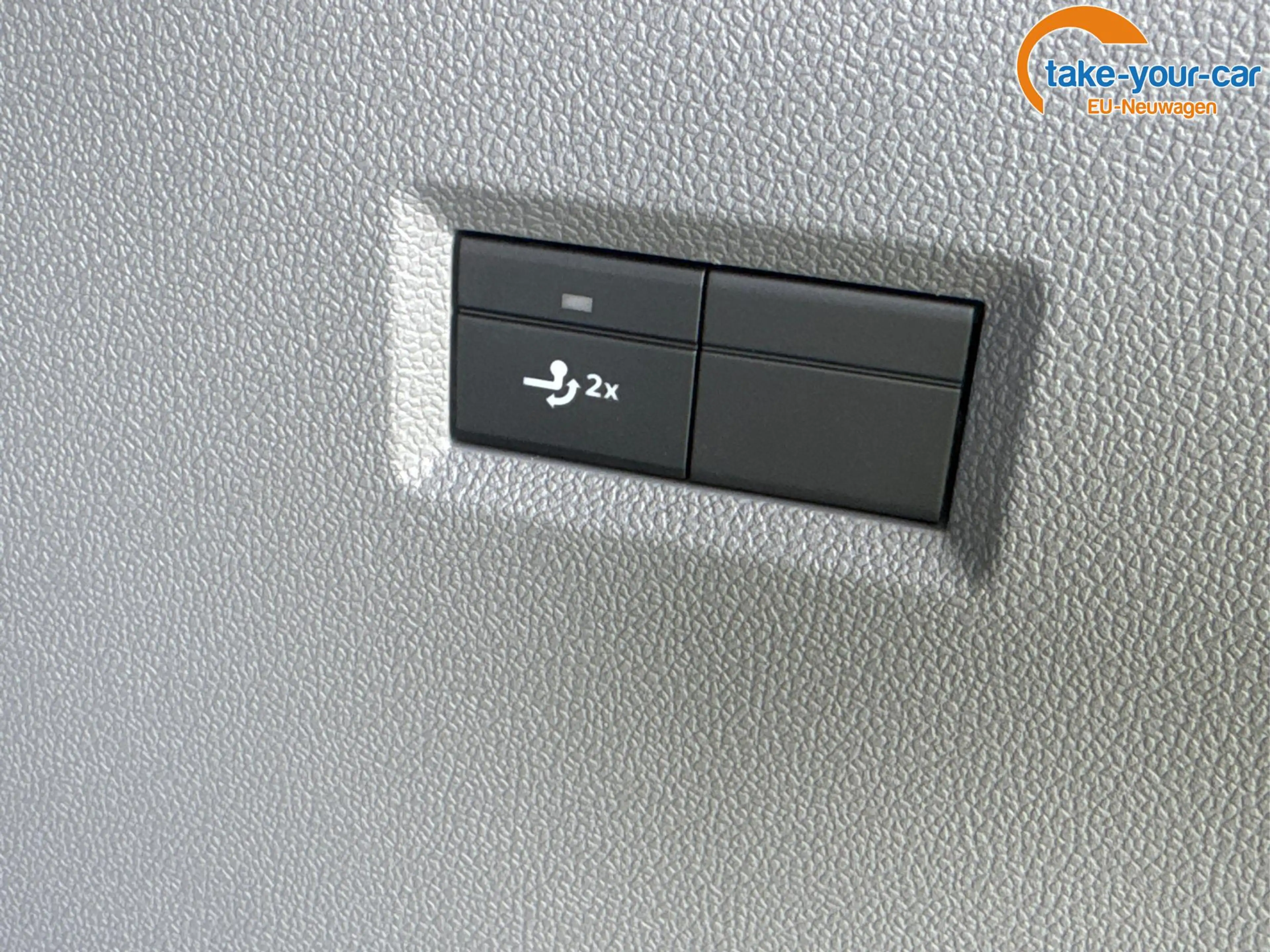 Volkswagen T7 Caravelle KR+SHZ+9-Sitzer+AHK+GJR+KLIMAAUT.+KAMERA+PDC+LE... — photo 11