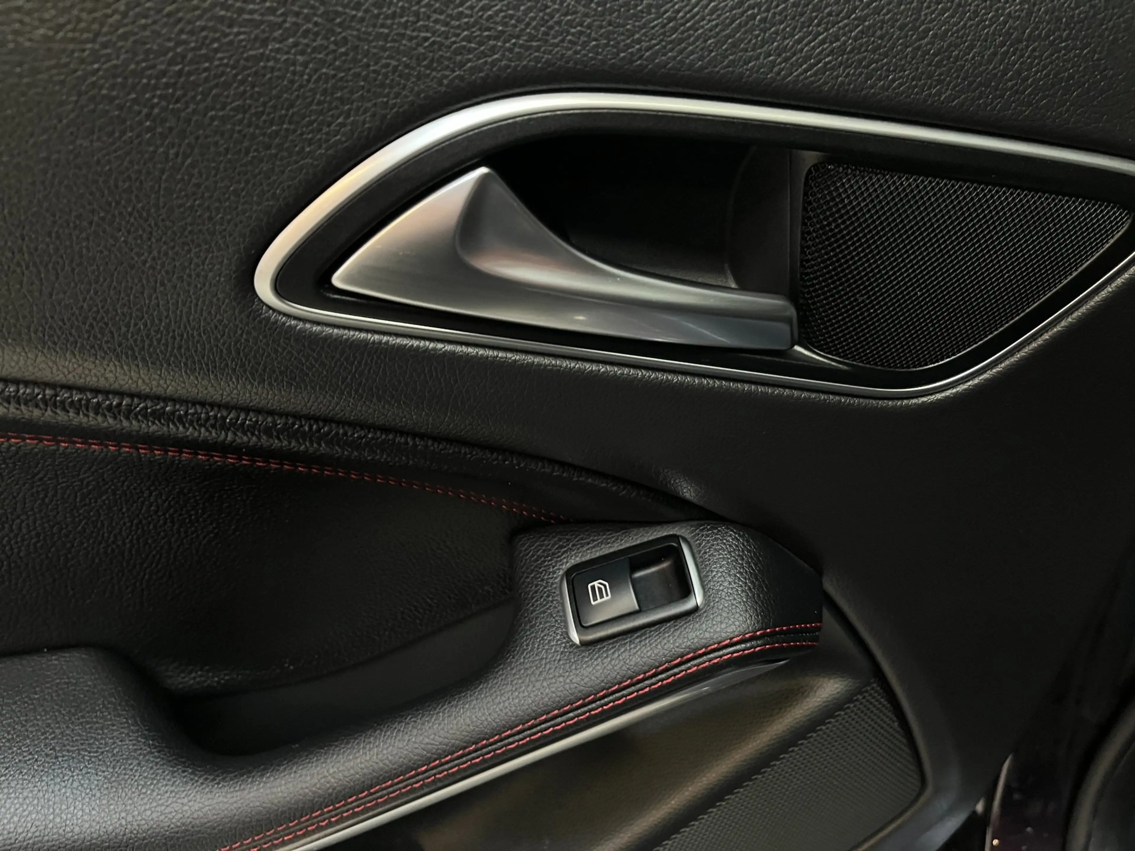 Mercedes-Benz A 45 AMG 4MATIC Pano/Carplay/MemoryStoelen/381PK — photo 15