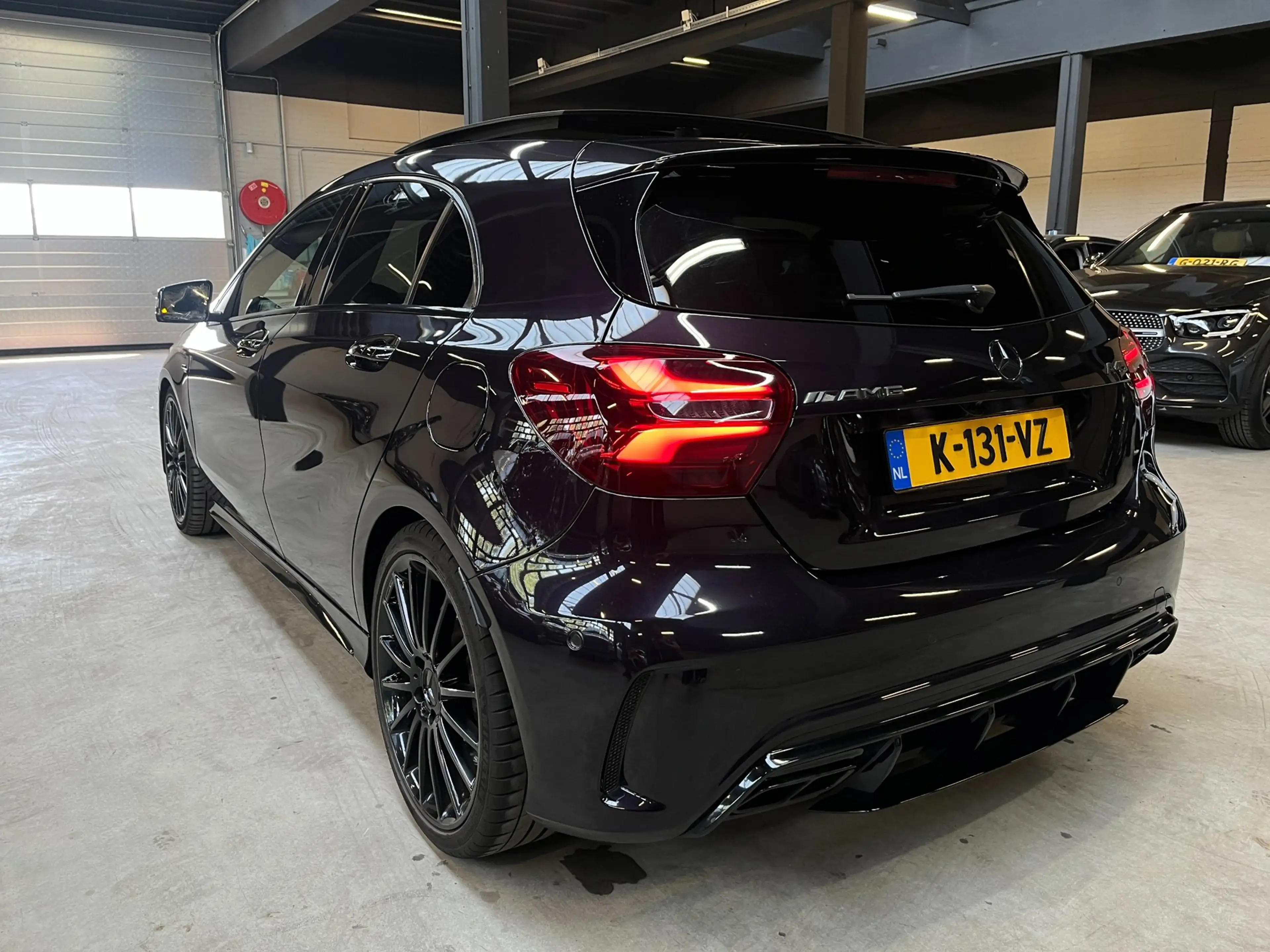 Mercedes-Benz A 45 AMG 4MATIC Pano/Carplay/MemoryStoelen/381PK — photo 4