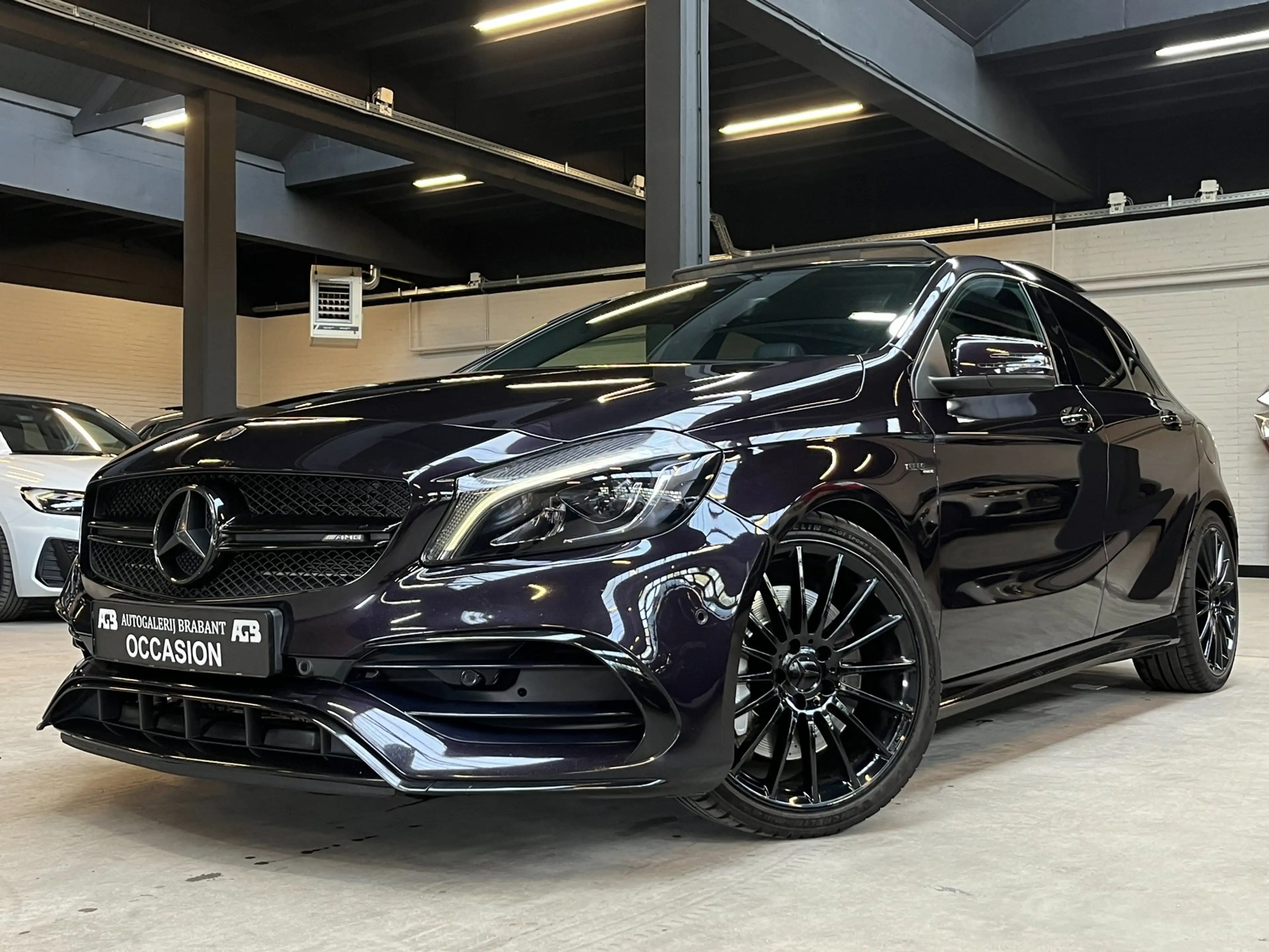 Mercedes-Benz A 45 AMG 4MATIC Pano/Carplay/MemoryStoelen/381PK — photo 2