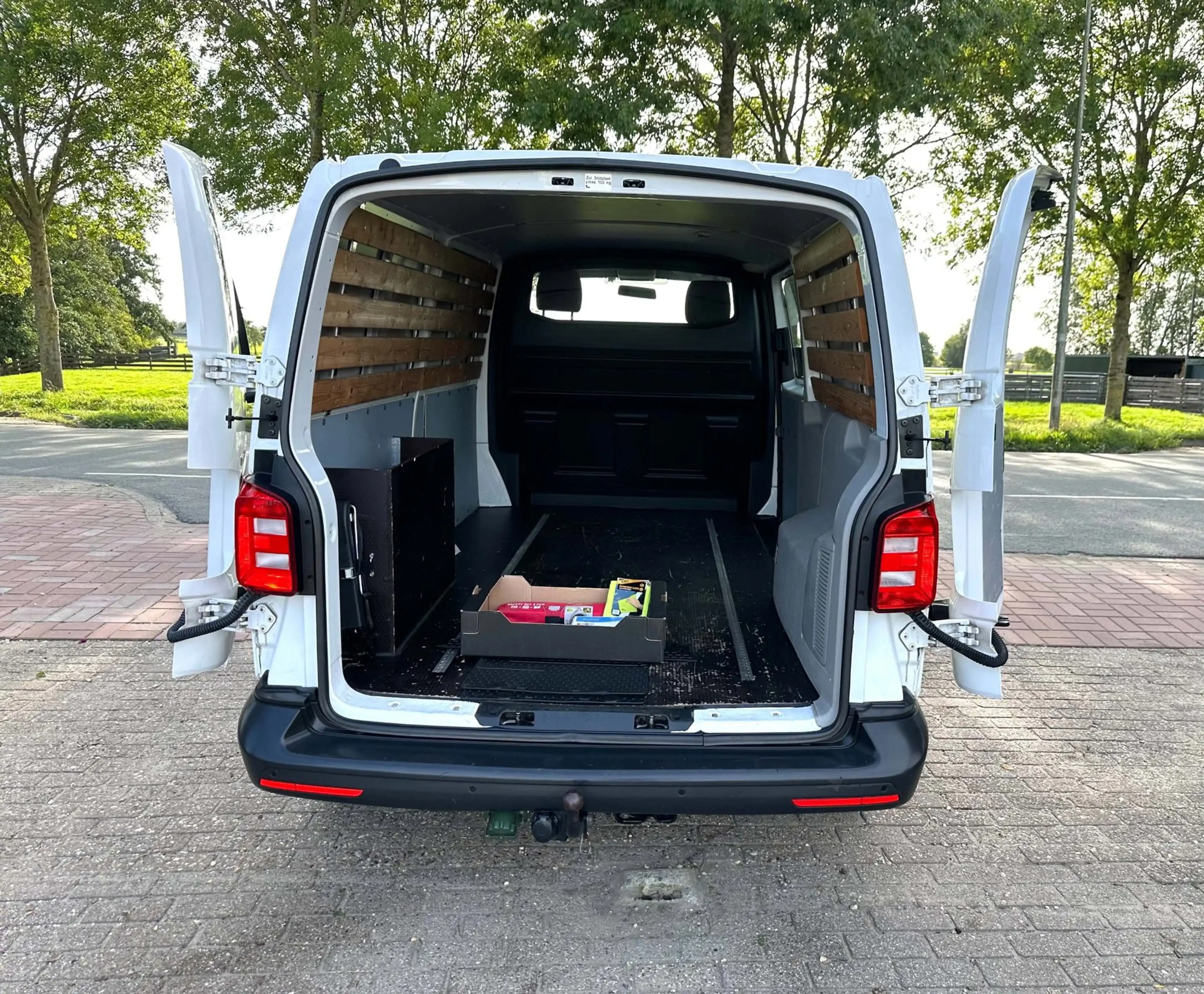 Volkswagen Transporter 2.0 TDI L2H1 Highline AUTOMAAT MARGE — photo 2