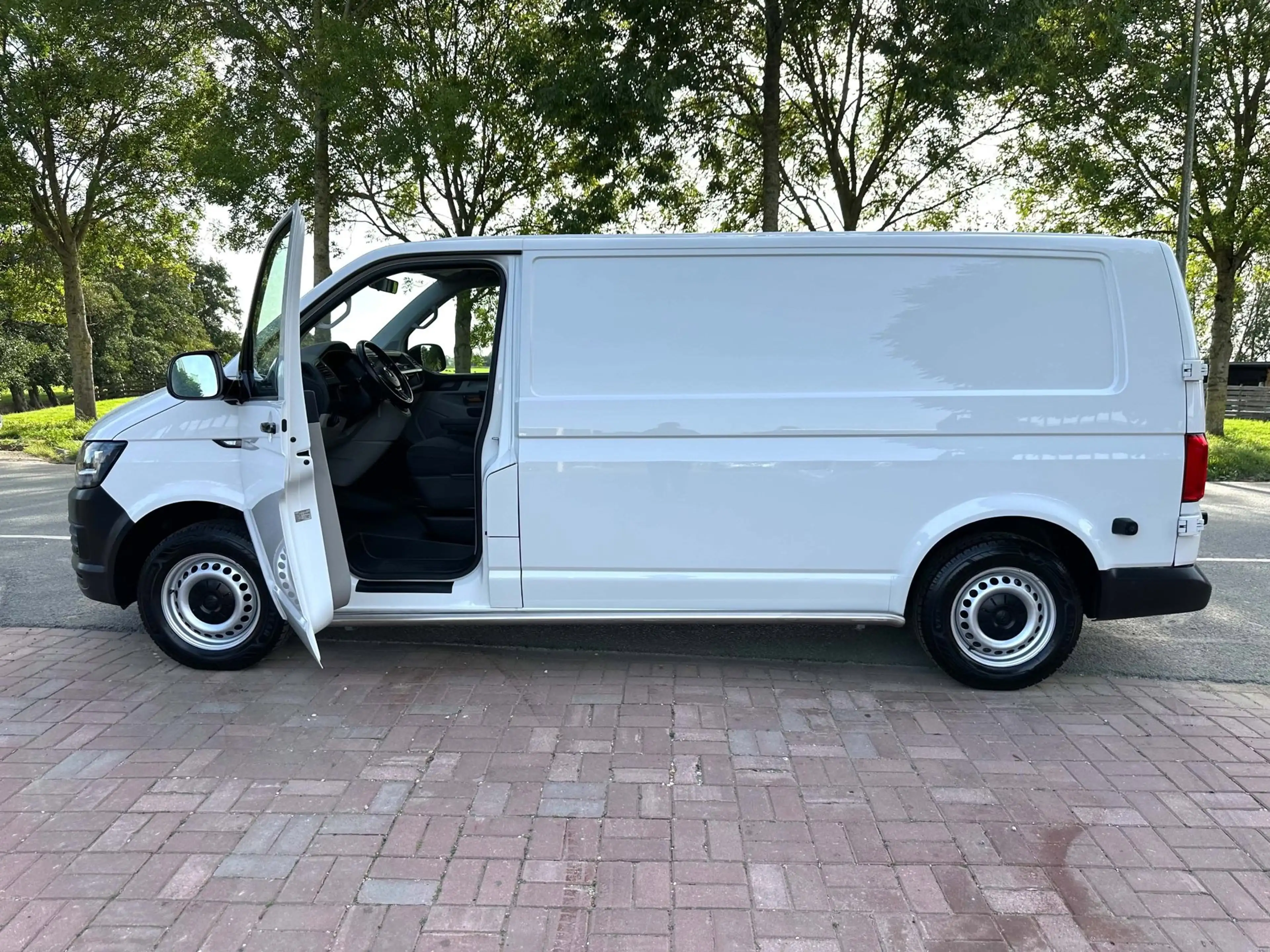 Volkswagen Transporter 2.0 TDI L2H1 Highline AUTOMAAT MARGE — photo 13