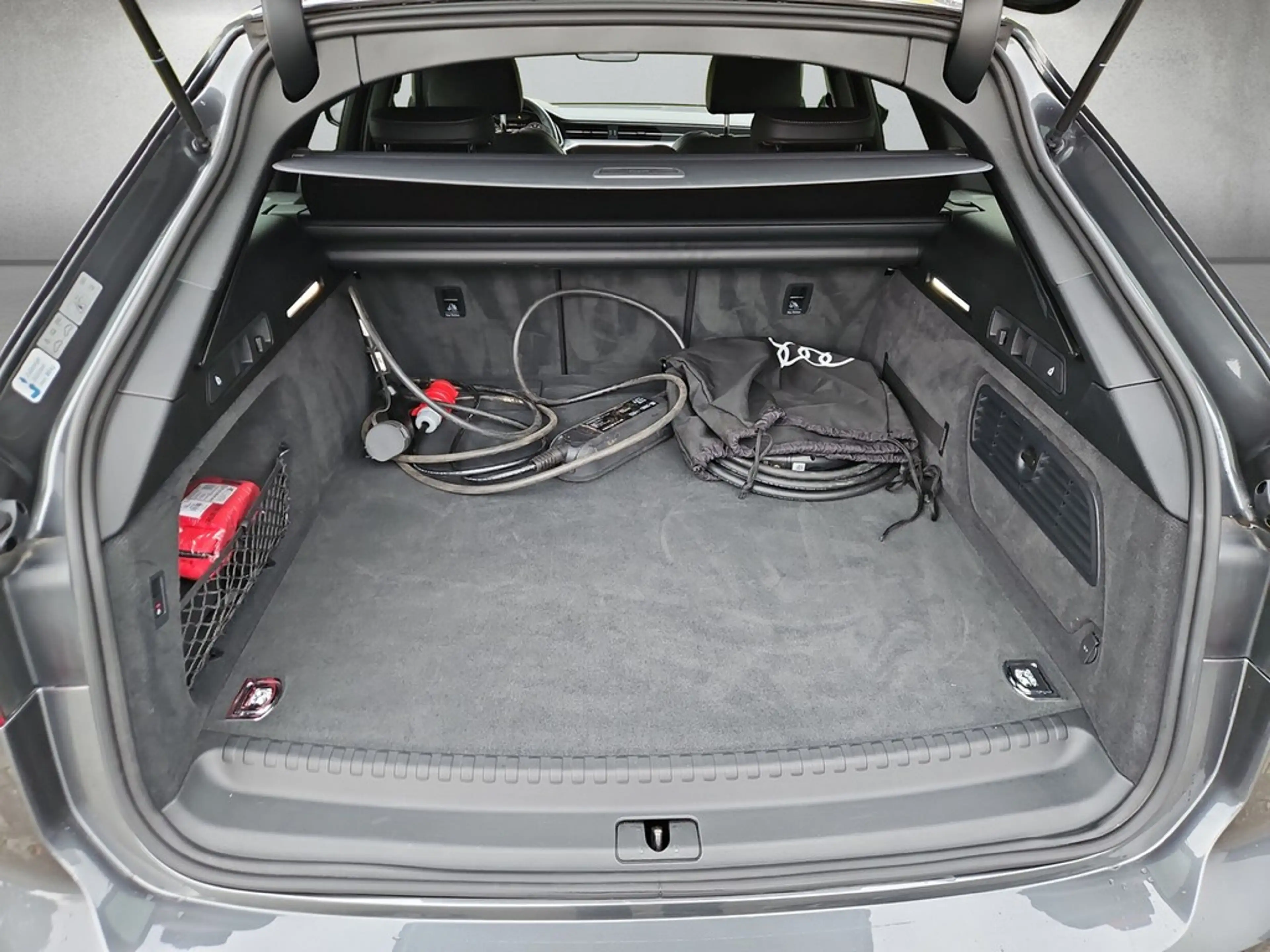 Audi A6 Avant sport 55 TFSI e quattro S tronic *Pano* — photo 5