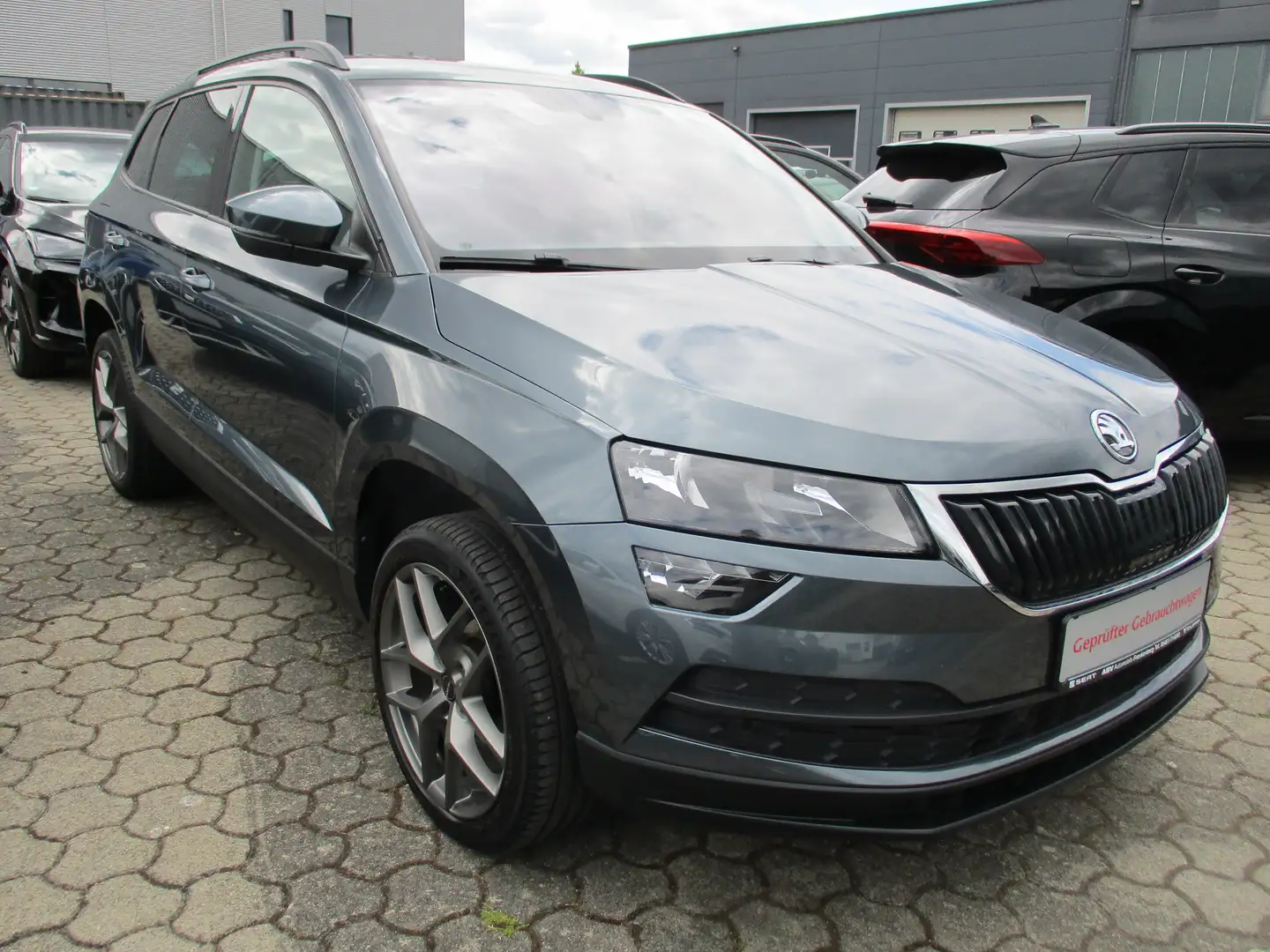 Skoda Karoq 1.5 TSI ACT DSG Ambition Grau - 1