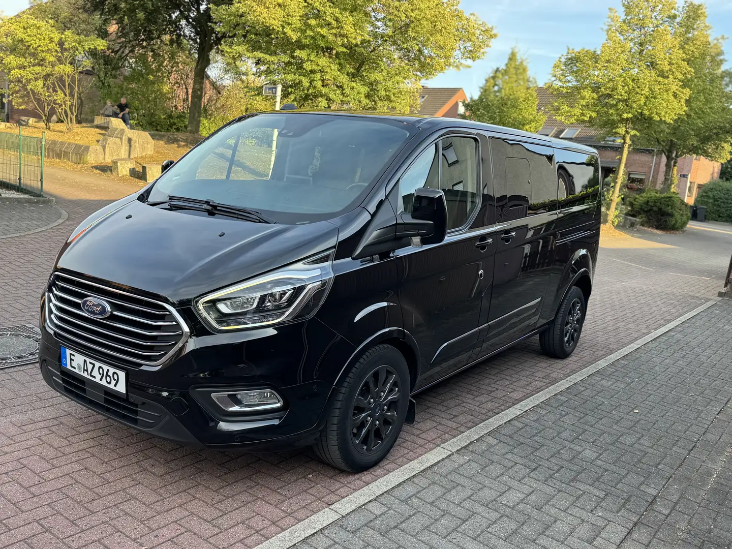 Ford Tourneo Custom - 1