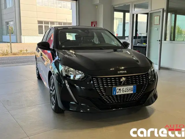Peugeot 208 view 9
