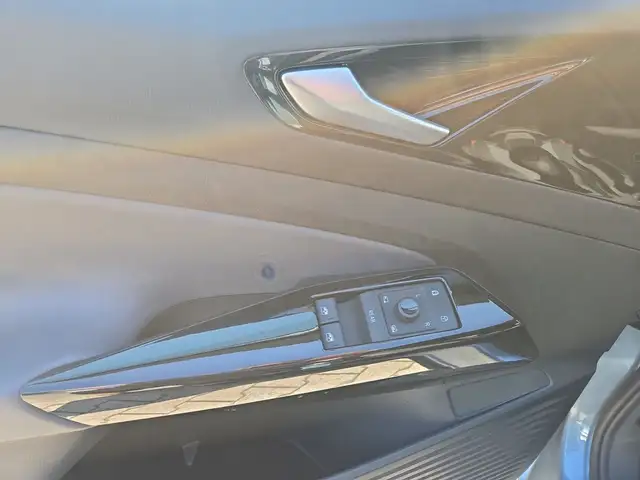 Volkswagen ID.4 view 16